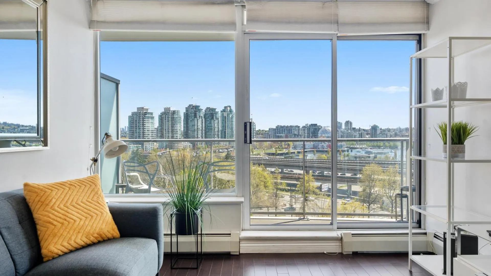 Apartament Bright And Airy 1Br In Vibrant Chinatown Vancouver