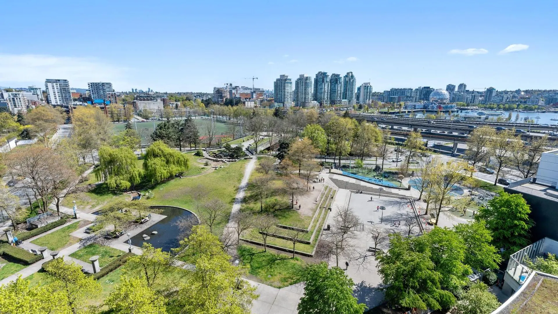 Bright And Airy 1Br In Vibrant Chinatown Apartment Vancouver 0*,  Canada